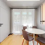 Topolowa Modern Studio By Bookinghost
